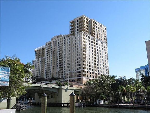 3rd image of 511 SE 5th Ave APT 1723