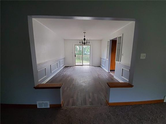 3rd image of 117 W Sheridan Ave