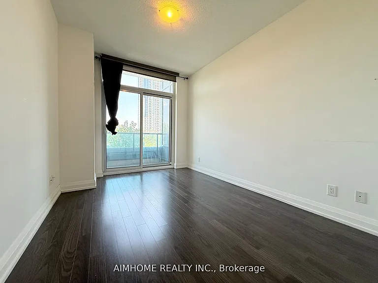 7165 Yonge St #319 — Photo 10