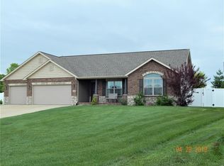 5901 Willow Oak Dr, Waterloo, IL 62298