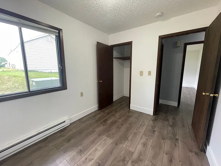 505 Barclay St — Photo 10