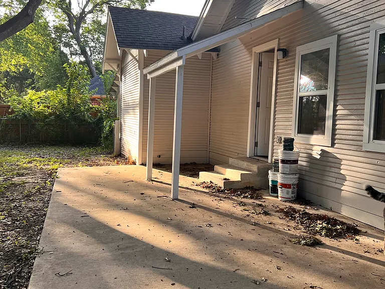 508 W Erwin Ave — Photo 10