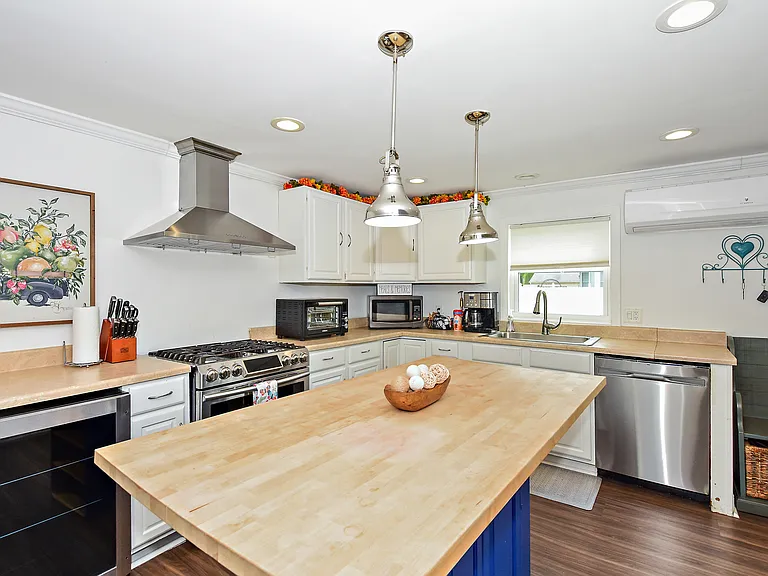 229 Smith St — Photo 11