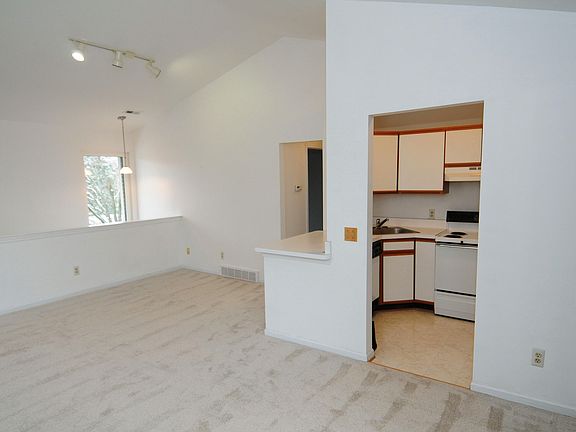 5th image of 42527 Lilley Pointe Dr