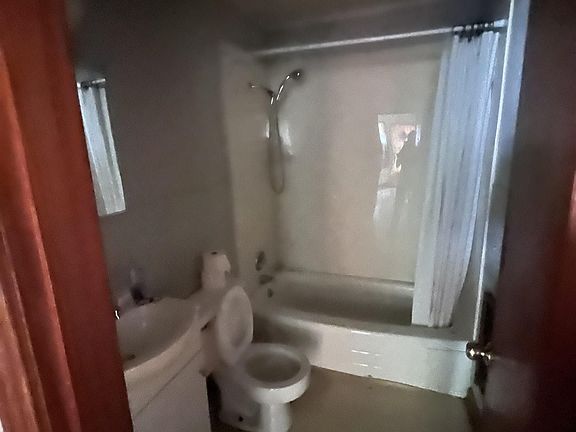 5th image of 406 S 16th St
