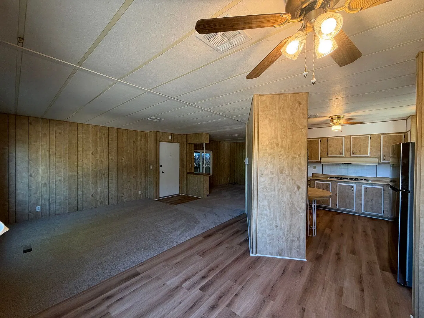 2 Bedroom 2 Bathroom Mobile Home — Photo 4