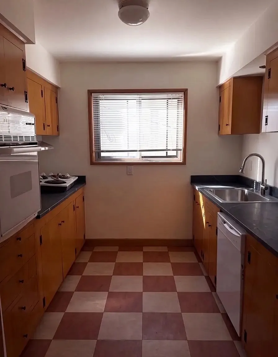 2 bed, 750 sqft, $1,795 — Photo 3