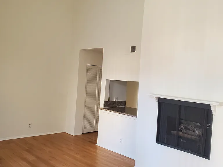 731 S Detroit St #304 — Photo 9