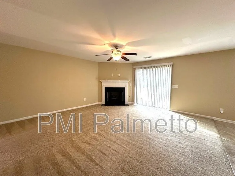 414 Hawkeye Ct — Photo 3