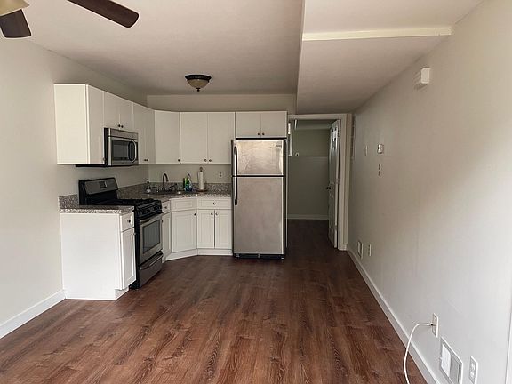 4th image of 60 Latourette Ln #1