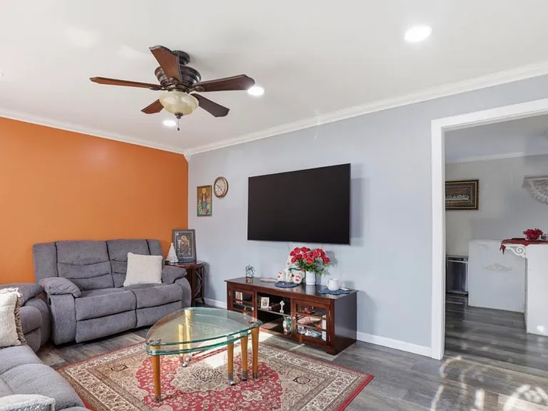 28 Bucknell Dr — Photo 3