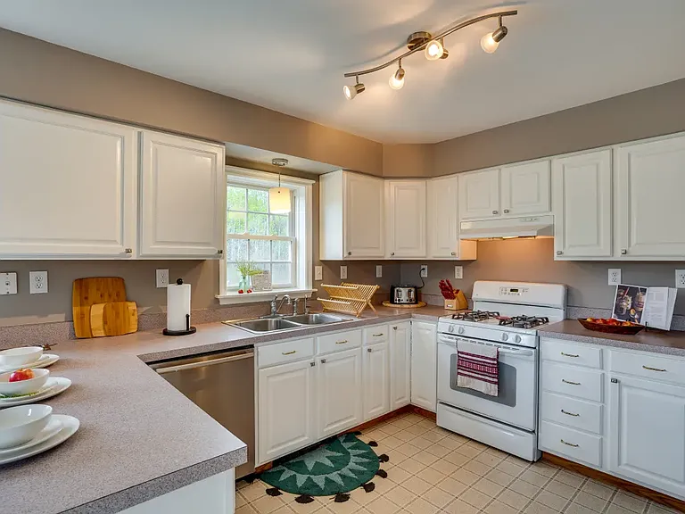 490 W Dryden Rd #A — Photo 7