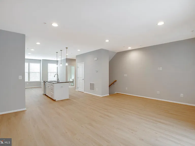 43306 John Michael Ter — Photo 22