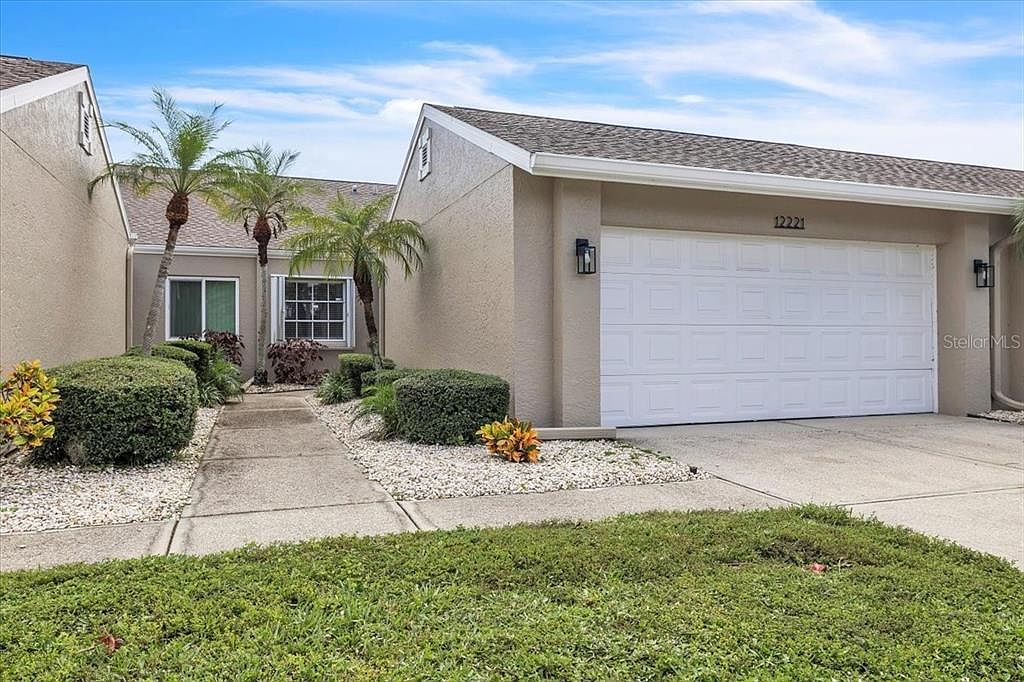 12221 SW Kingsway Cir #B-2