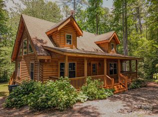 3374 Locust Grove Rd, Hendersonville, NC 28792