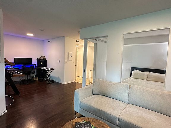 4th image of 209 Fort York Blvd #457