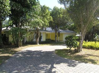 20 Palm Rd, Sewalls Pt, FL 34996