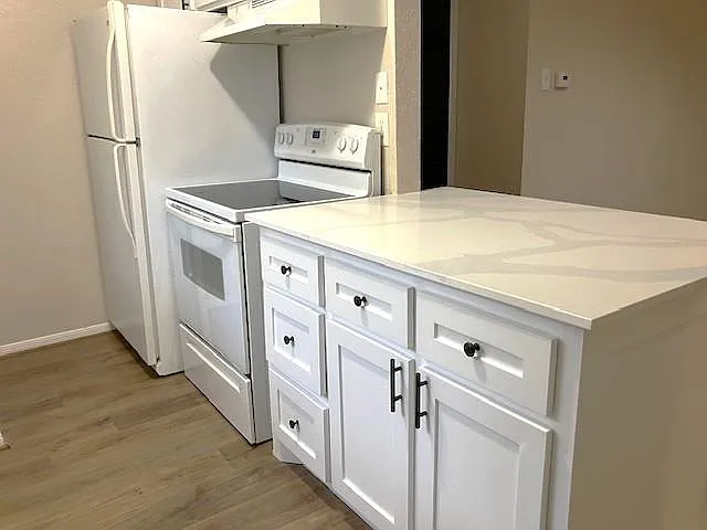 2 bed, 2.0 bath, 964 sqft, $1,345 — Photo 4