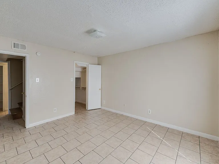6120 Bellaire Blvd — Photo 10
