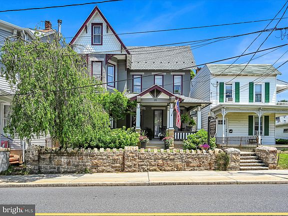 2nd image of 28 Dock St