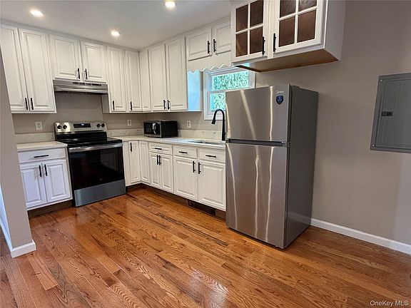 2nd image of 17A North St #17-A