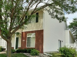 2106 Ridgeview Cir, Clive, IA 50325