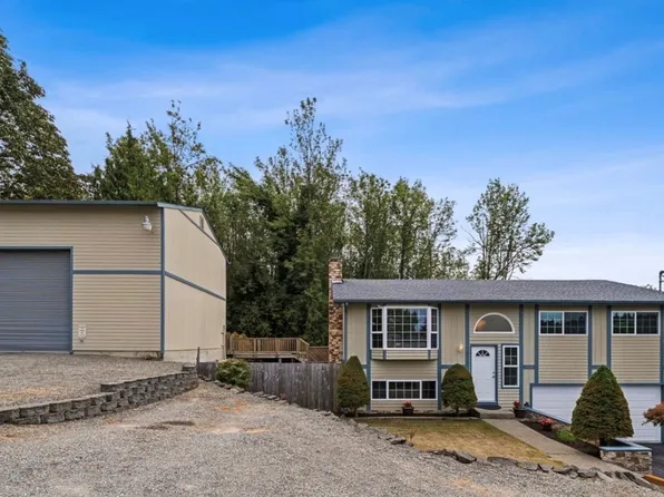 1423 S 220th St, Des Moines, WA 98198