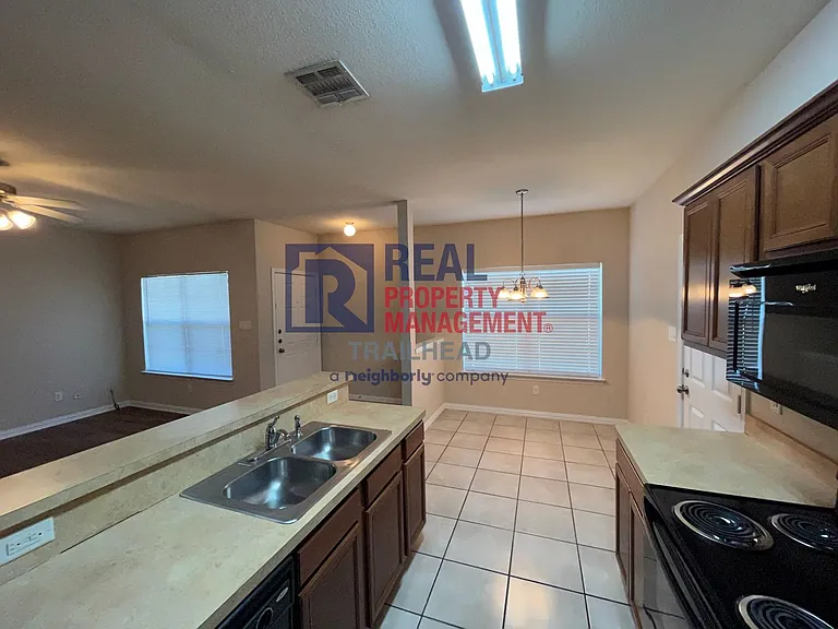 7901 Marydean Ave — Photo 4