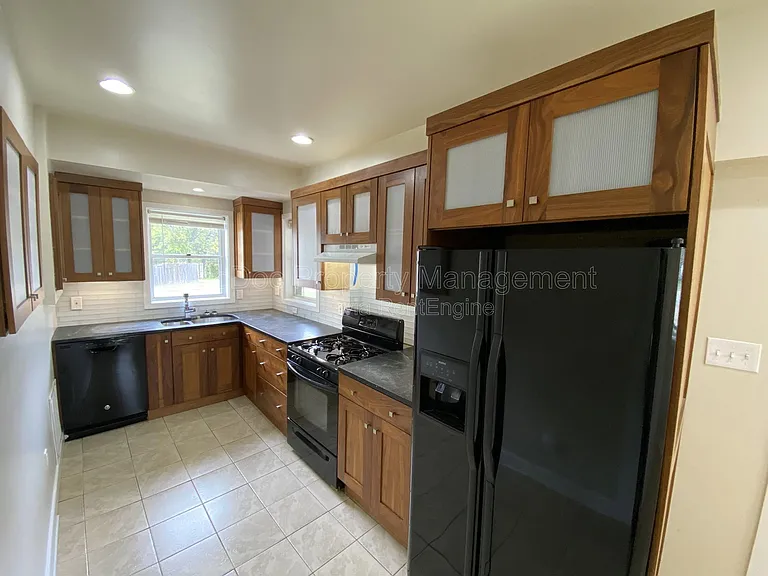 601 Forbes St — Photo 25