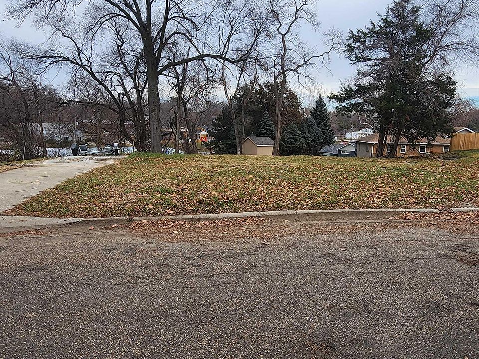 1st image of 106 Geneva Dr