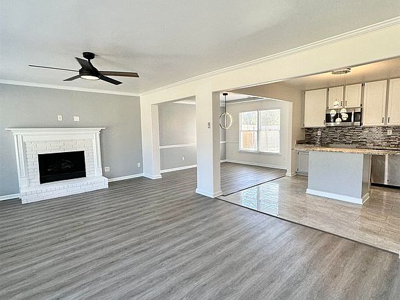 4th image of 555 Ashbury Cv