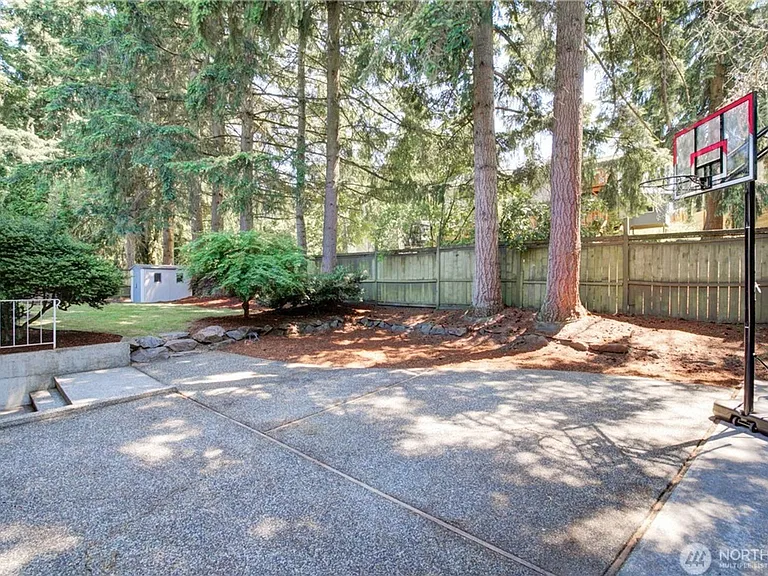 21930 3rd Pl W — Photo 23