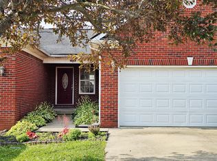 118 Twin Lakes Dr, Vine Grove, KY 40175