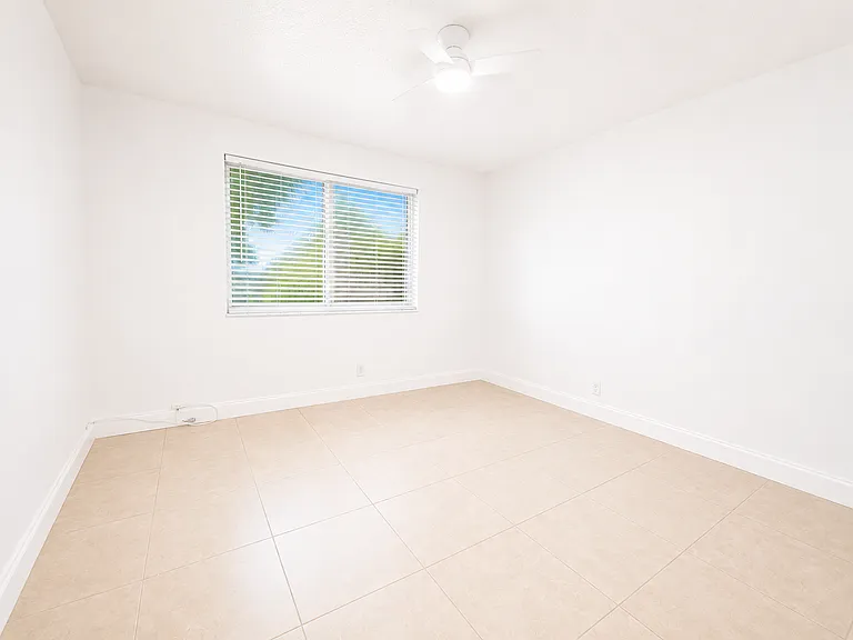 2175 NE 56th St #56 — Photo 13