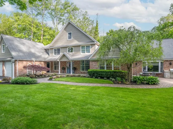 14 Rockwood Road W, Manhasset, NY 11030