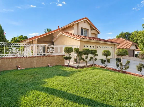2208 Coachman Cir, Corona, CA 92881