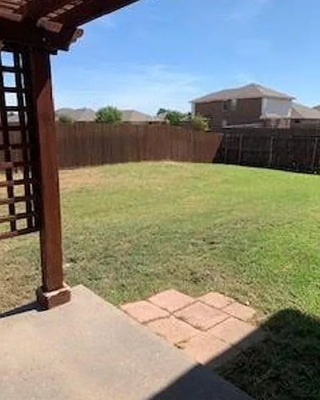 2712 Redwood St — Photo 18