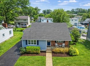 25 Fair Hill Rd, Clifton, NJ 07013