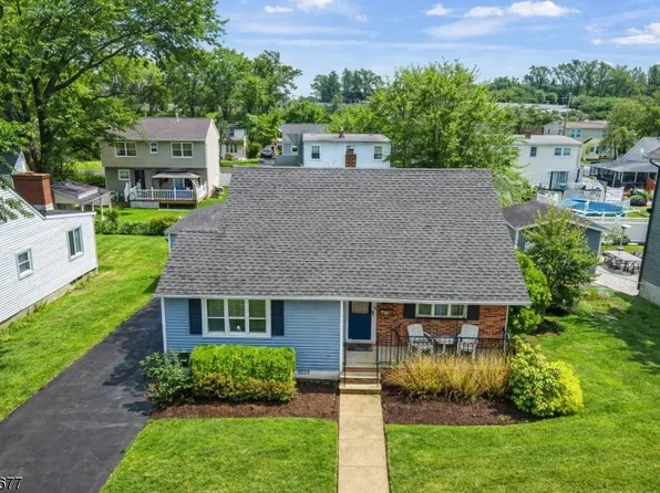 25 Fair Hill Rd, Clifton City, NJ 07013