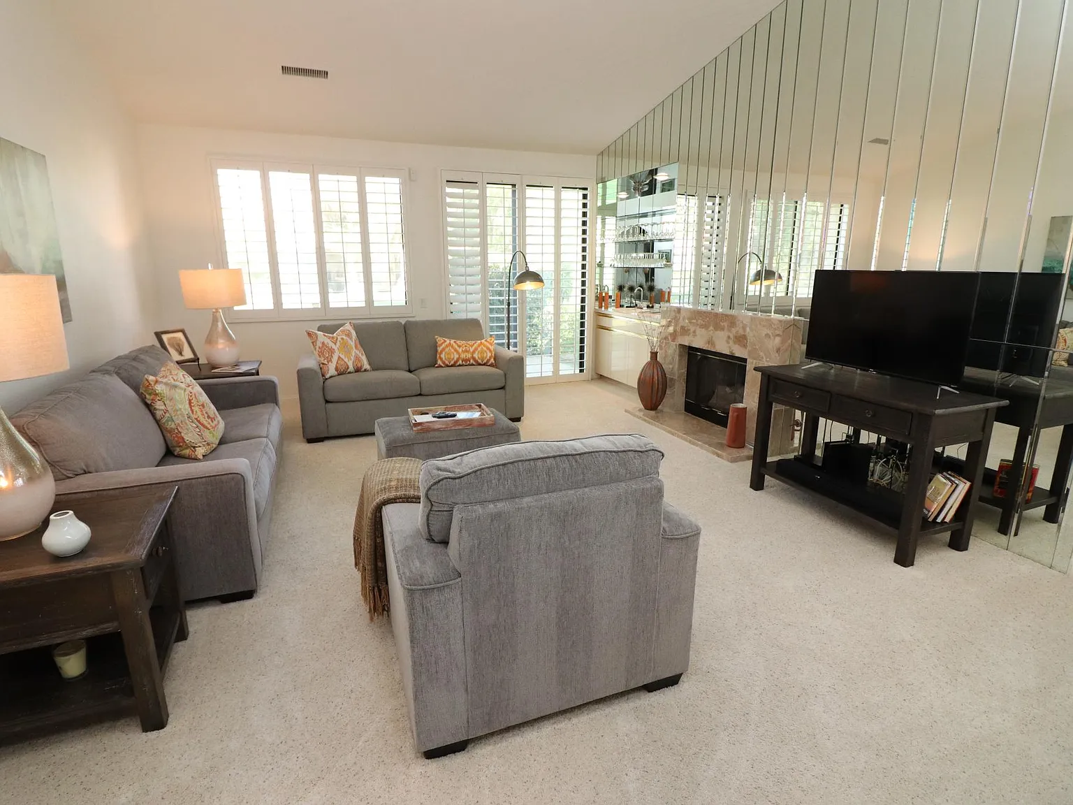 100 Brandigo Cir — Photo 3