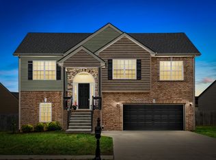1041 Thrasher Dr, Clarksville, TN 37040