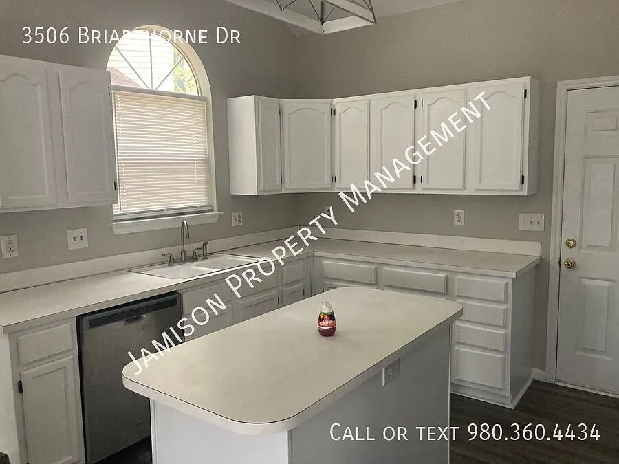 Three Bed Two Bath Home in Charlotte! — Photo 3