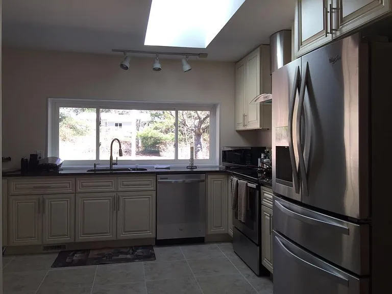 80 Contour Dr — Photo 6