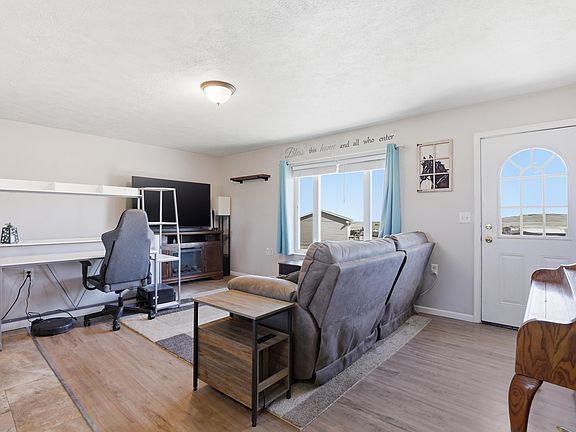 3rd image of 14682 Saddlehorn Ct