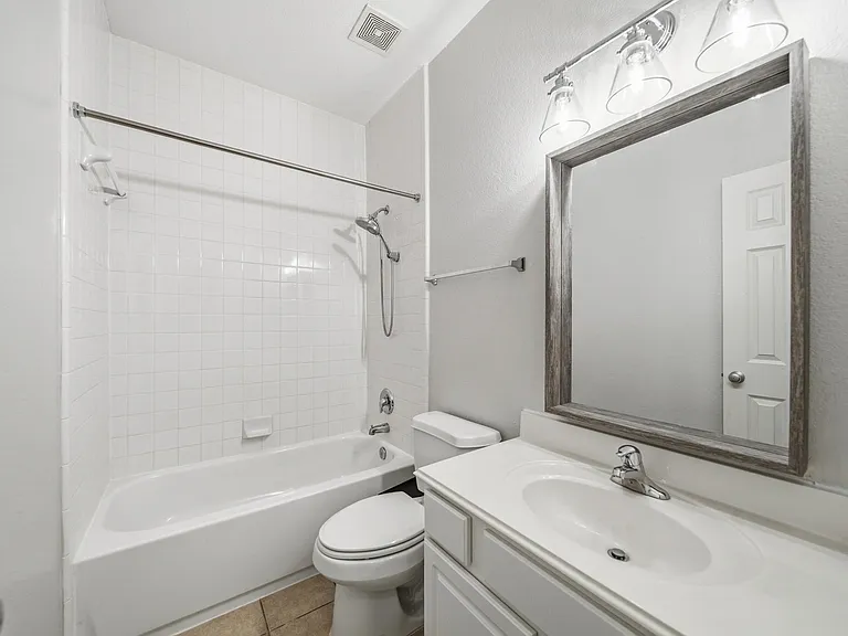 2711 Wallingford Pnes — Photo 28