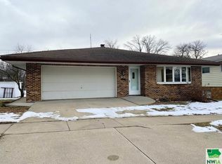 513 Main St, Alta, IA 51002