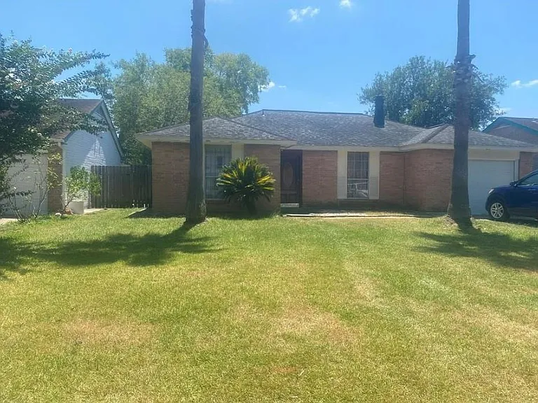 10751 Corona Ln — Photo 1