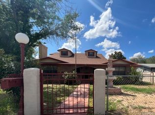 900 N 12th St, Carrizo Springs, TX 78834