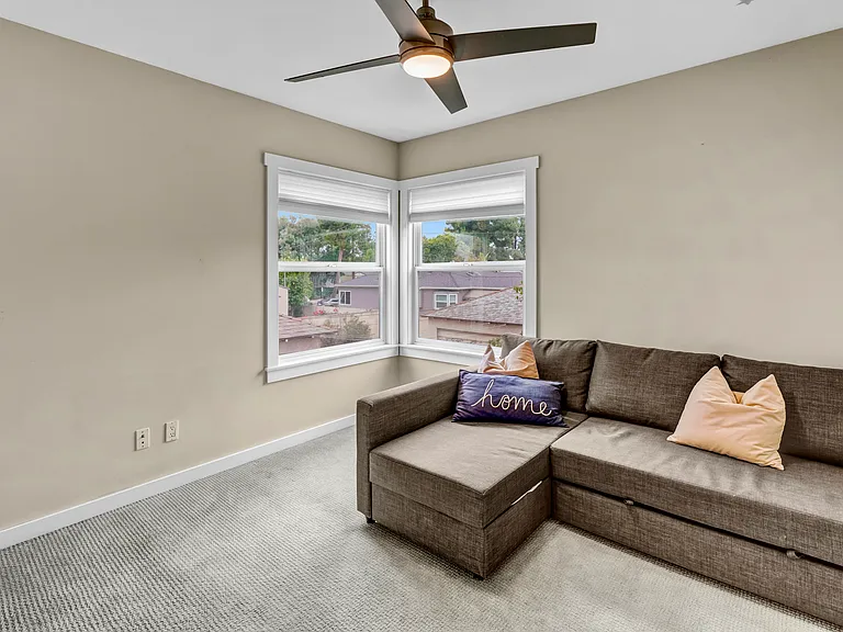 2909 W Clark Ave — Photo 16