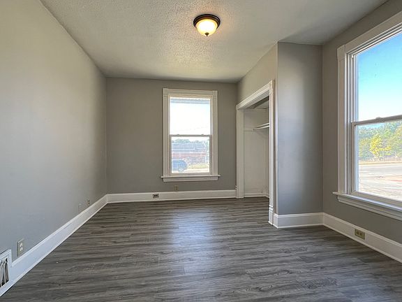 3rd image of 917 Mulberry Ave APT 1